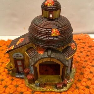 NWOT Thanksgiving Harvest House Porcelain Building